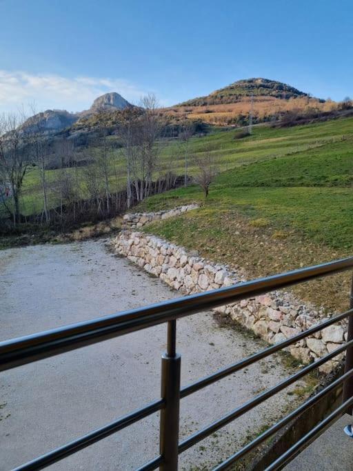 24A01 Apartamento Cabrales Appartement Arenas De Cabrales Buitenkant foto